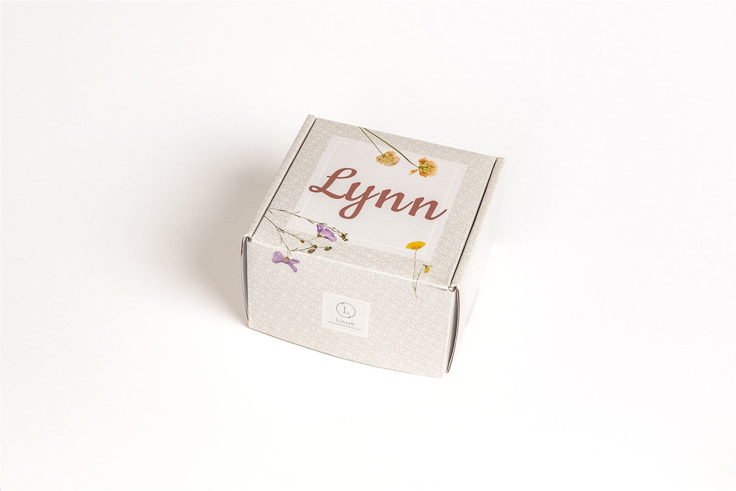Name-Personalized-gift-box-lizush_7976d2bf-6d6d-47c6-aaf1-69e0a92d1c8f